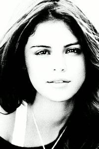 selena-gomez-0804-1.jpg